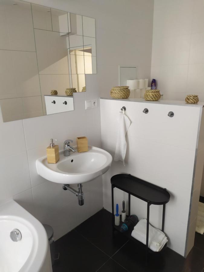 Pisqor Apartment - Self Check-In Pozsony Kültér fotó